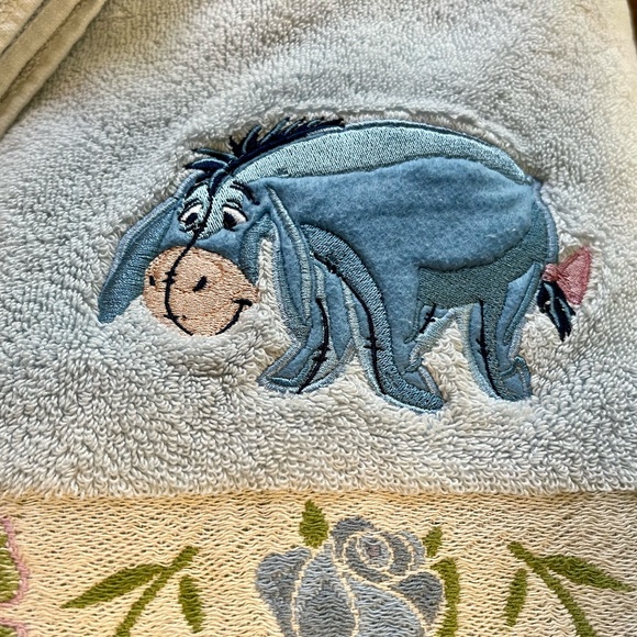Disney Eeyore Bath Towel Set - Picture 3 of 4